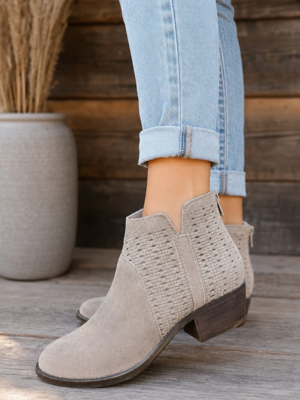 Kensie Grayce Western Minimalist Taupe Suede Block Heel Comfort Bootie 7M